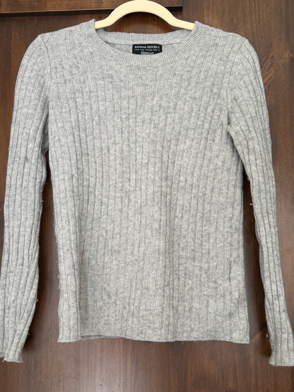Banana Republic Women’s Crewneck Sweater — Light Gray